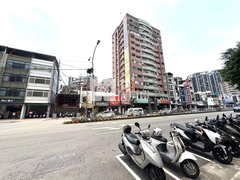 一中大銪臻品漂亮3房車位房屋室內格局與周邊環境