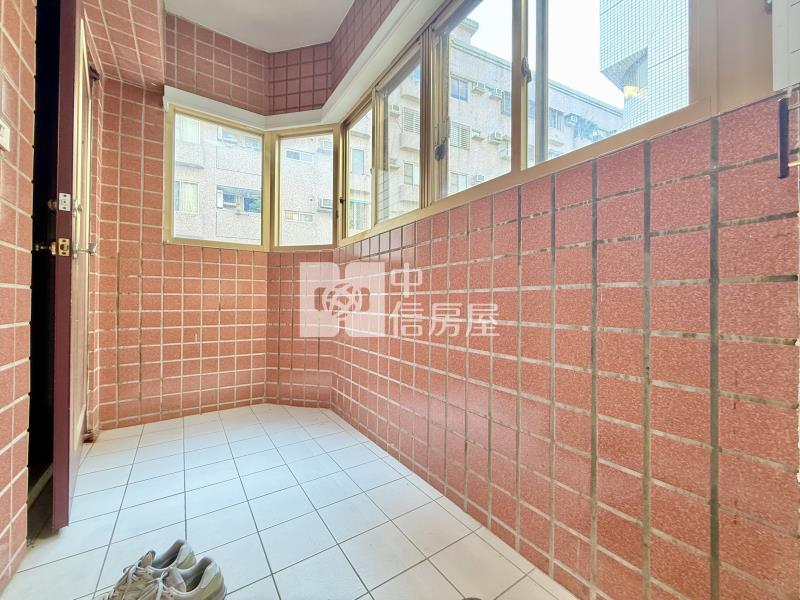 南屯交流道精科最愛｜入門玄關優美裝潢明亮三房直達平車房屋室內格局與周邊環境
