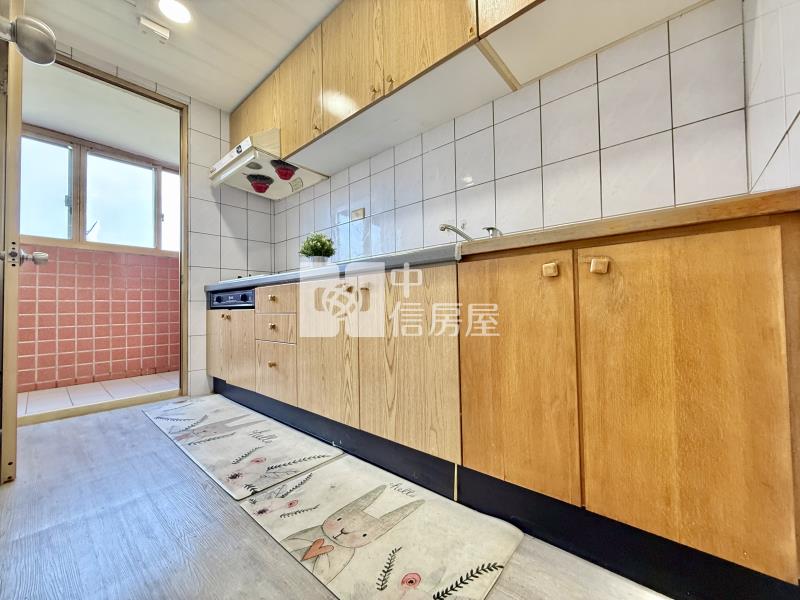 南屯交流道精科最愛｜入門玄關優美裝潢明亮三房直達平車房屋室內格局與周邊環境