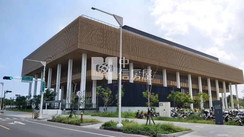 砲校芳鄰大地坪透天房屋室內格局與周邊環境
