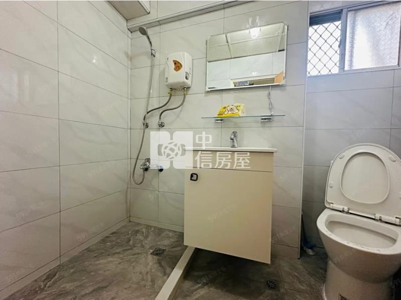 興進園道旁老爺華廈套房房屋室內格局與周邊環境
