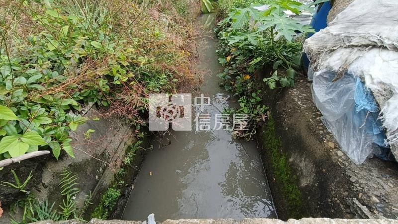 霧峰大面寬臨8米路農地房屋室內格局與周邊環境