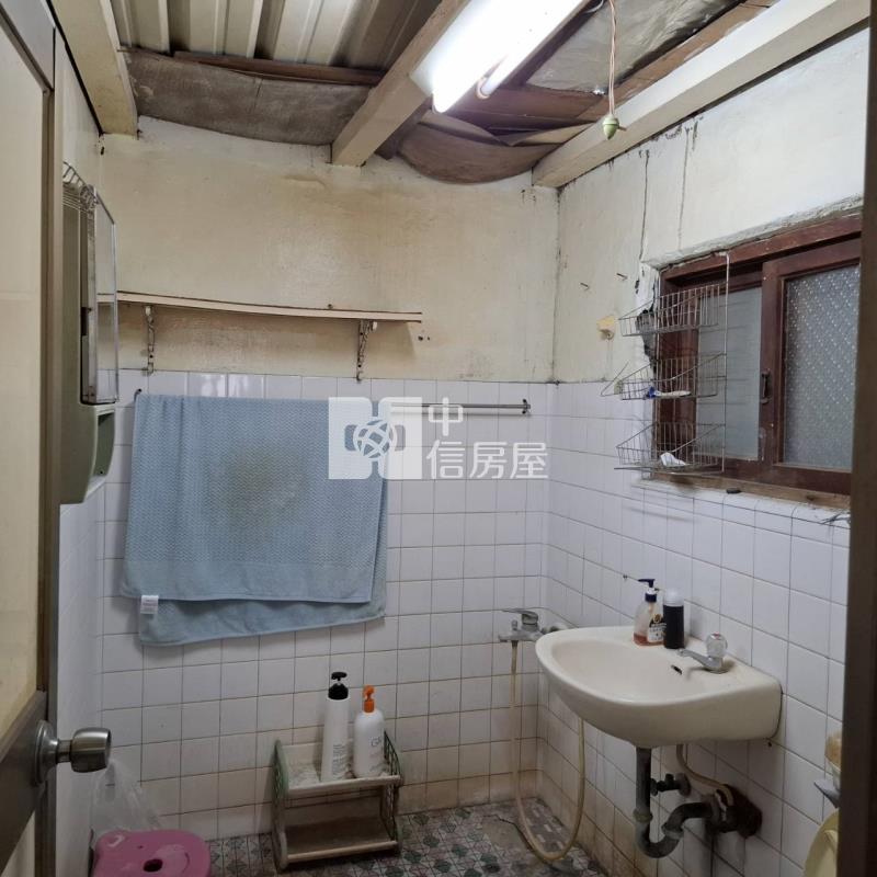 內惟美術館面寬7.5米邊間透天房屋室內格局與周邊環境