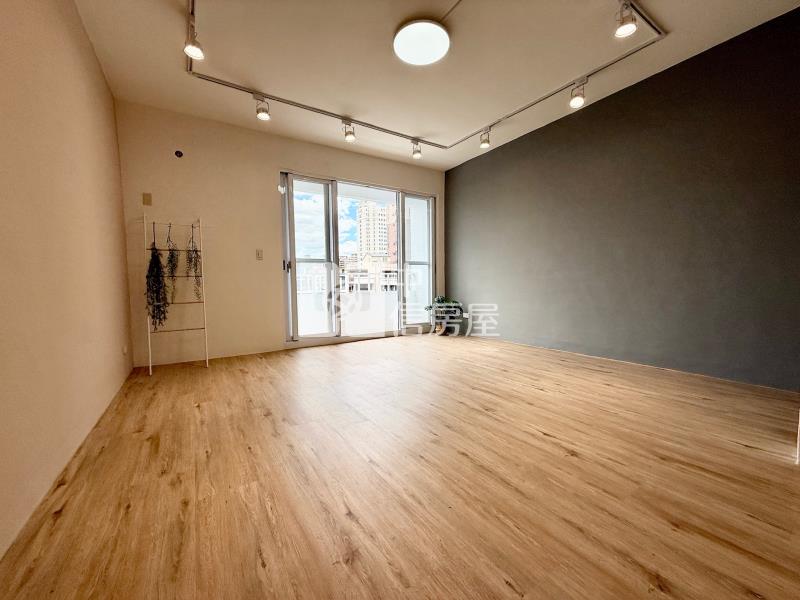 俯瞰．興進綠園道㊣3房奶油無印風美寓房屋室內格局與周邊環境