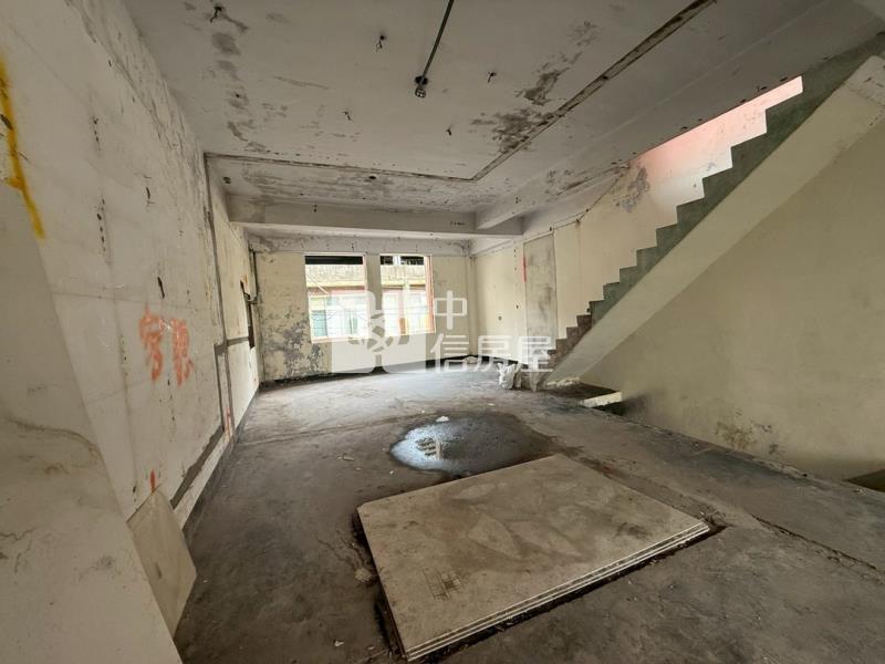 中壢體育園區大地坪透天房屋室內格局與周邊環境