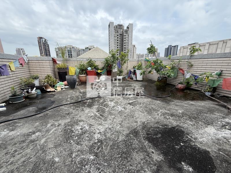 七期豪宅電梯別墅房屋室內格局與周邊環境