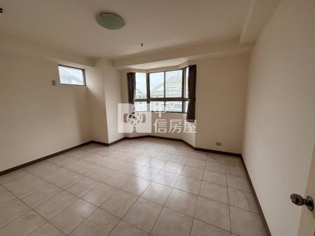 屏東房屋-東山河樓中樓雙車109坪美樓房屋室內格局與周邊環境