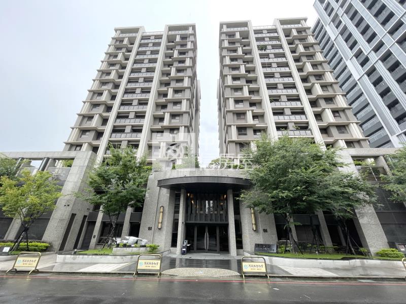 湖濱新綻雙平車角店房屋室內格局與周邊環境