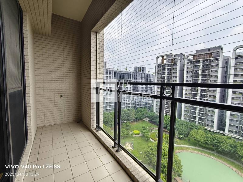 公園I-PARK面公園美廈雙平車房屋室內格局與周邊環境