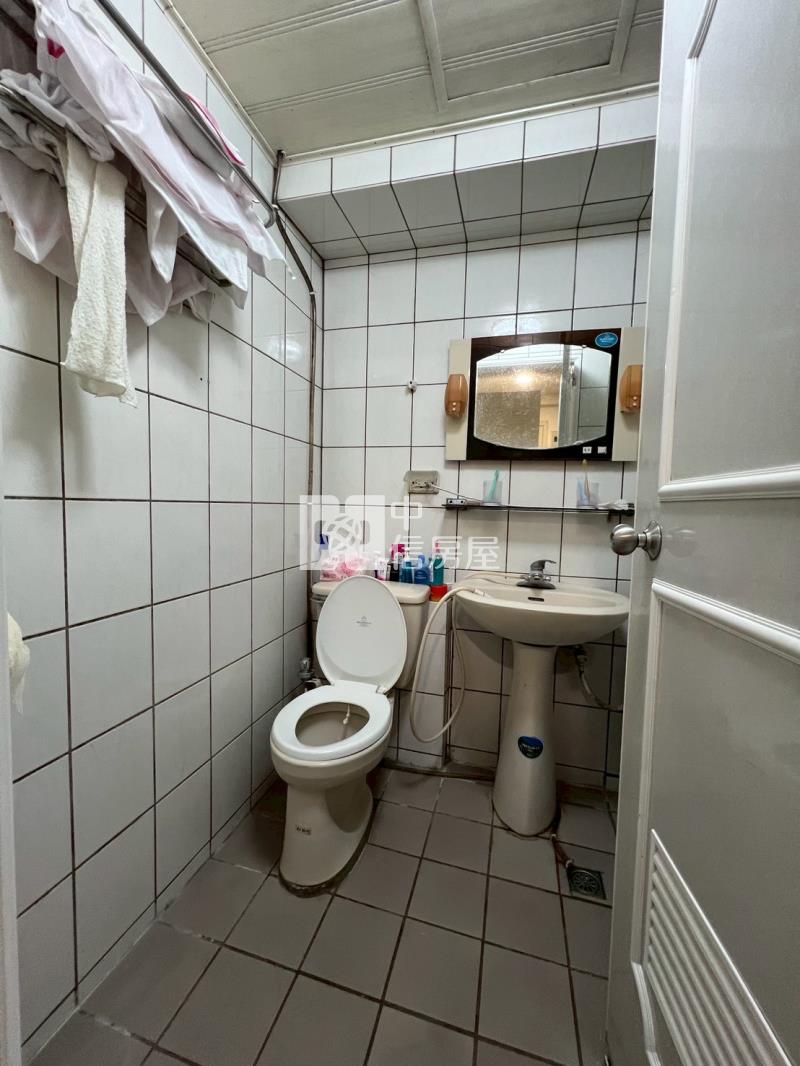 台中高工美村商圈1+2樓店住合一賺錢樓店房屋室內格局與周邊環境