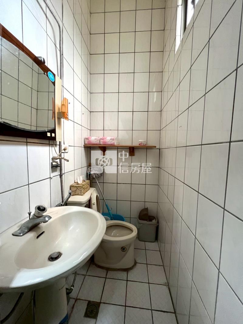 台中高工美村商圈1+2樓店住合一賺錢樓店房屋室內格局與周邊環境