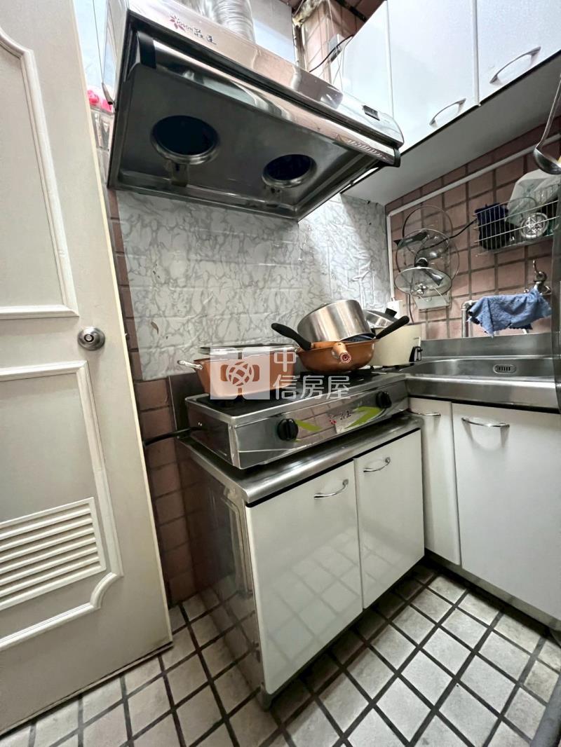 台中高工美村商圈1+2樓店住合一賺錢樓店房屋室內格局與周邊環境