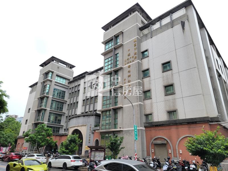 稀有【中壢戶政旁】便宜低總價電梯三房房屋室內格局與周邊環境