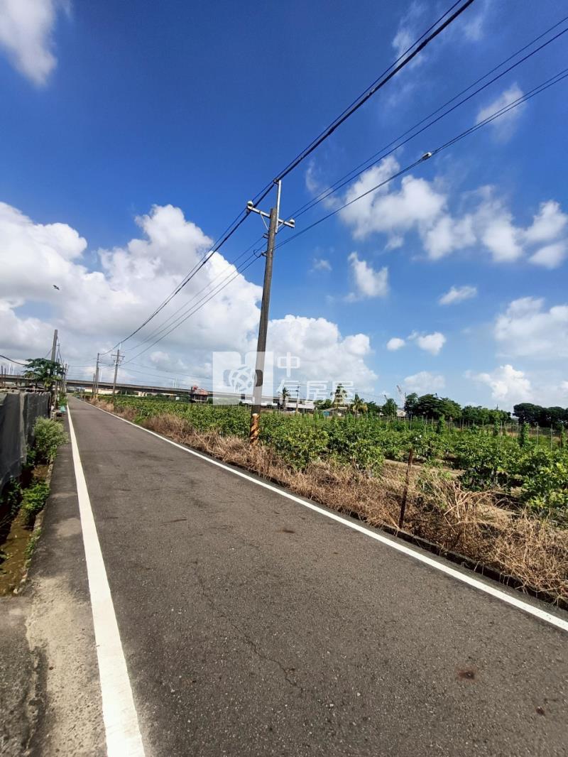 高雄阿蓮高鐵便道旁農地房屋室內格局與周邊環境