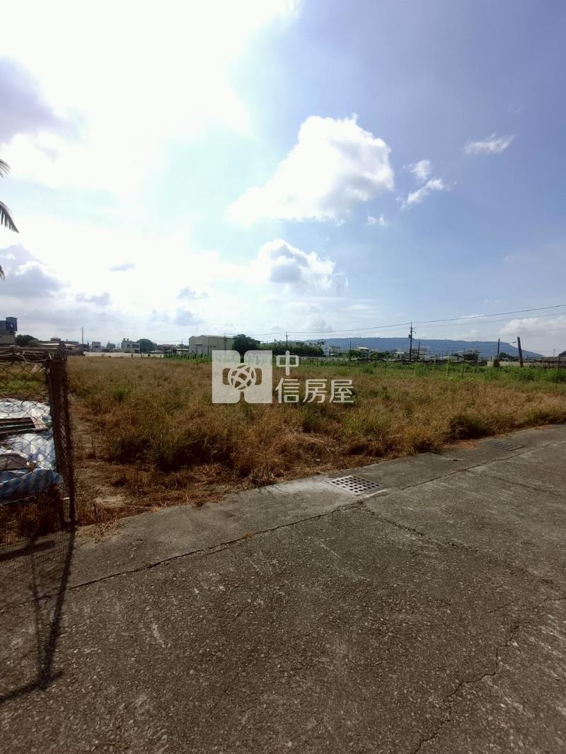 高雄阿蓮高鐵便道旁農地房屋室內格局與周邊環境