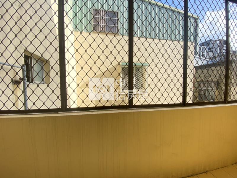 忠明南路低總價邊間5樓公寓房屋室內格局與周邊環境