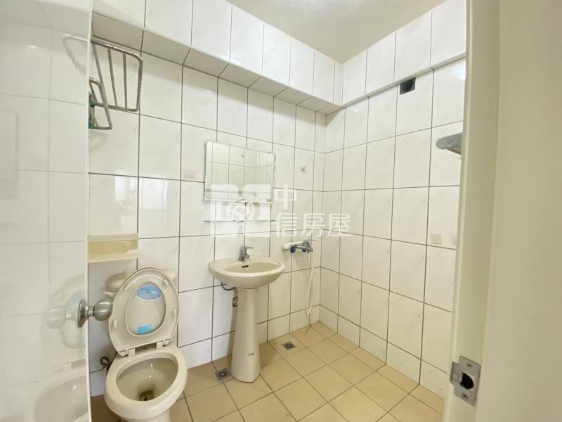 忠明南路低總價邊間5樓公寓房屋室內格局與周邊環境