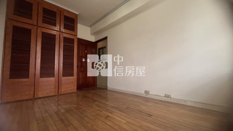 國圖館低總價四房附車位房屋室內格局與周邊環境
