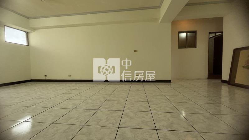 國圖館低總價四房附車位房屋室內格局與周邊環境