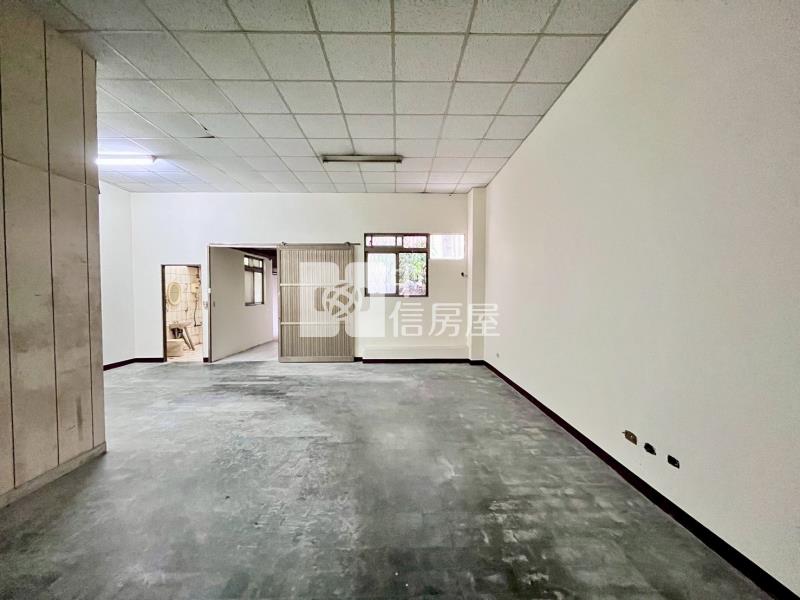 宜欣國小旁臨路大坪數店面房屋室內格局與周邊環境