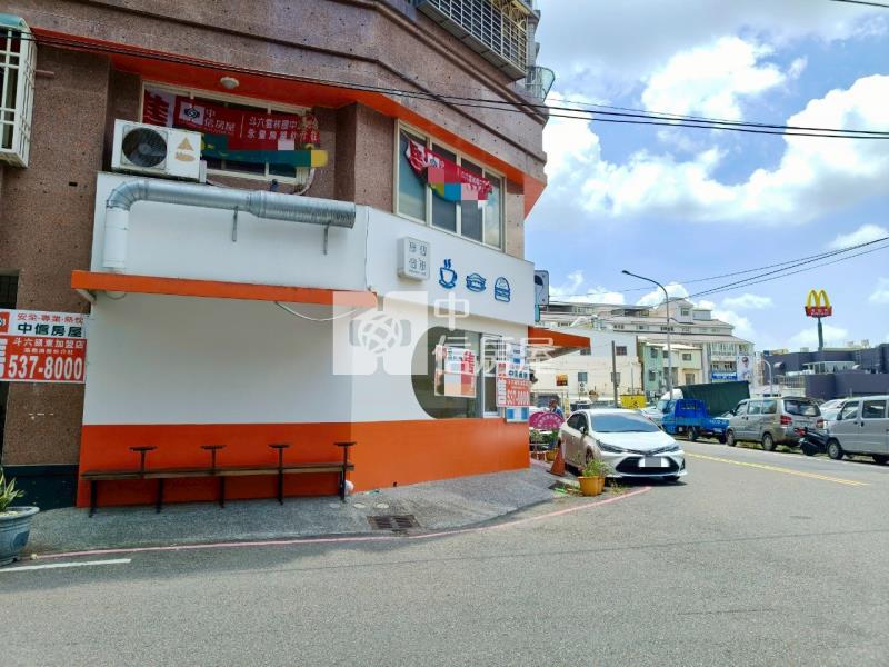 斗六家樂福三角窗金店面房屋室內格局與周邊環境