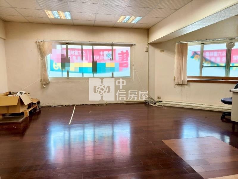 斗六家樂福三角窗金店面房屋室內格局與周邊環境