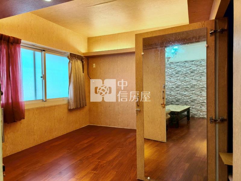 斗六家樂福三角窗金店面房屋室內格局與周邊環境