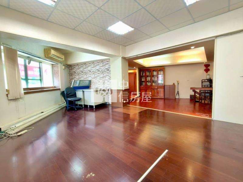 斗六家樂福三角窗金店面房屋室內格局與周邊環境