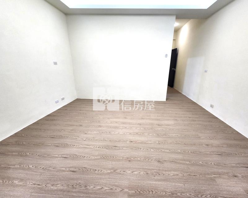 十期軍功商圈透天店面房屋室內格局與周邊環境