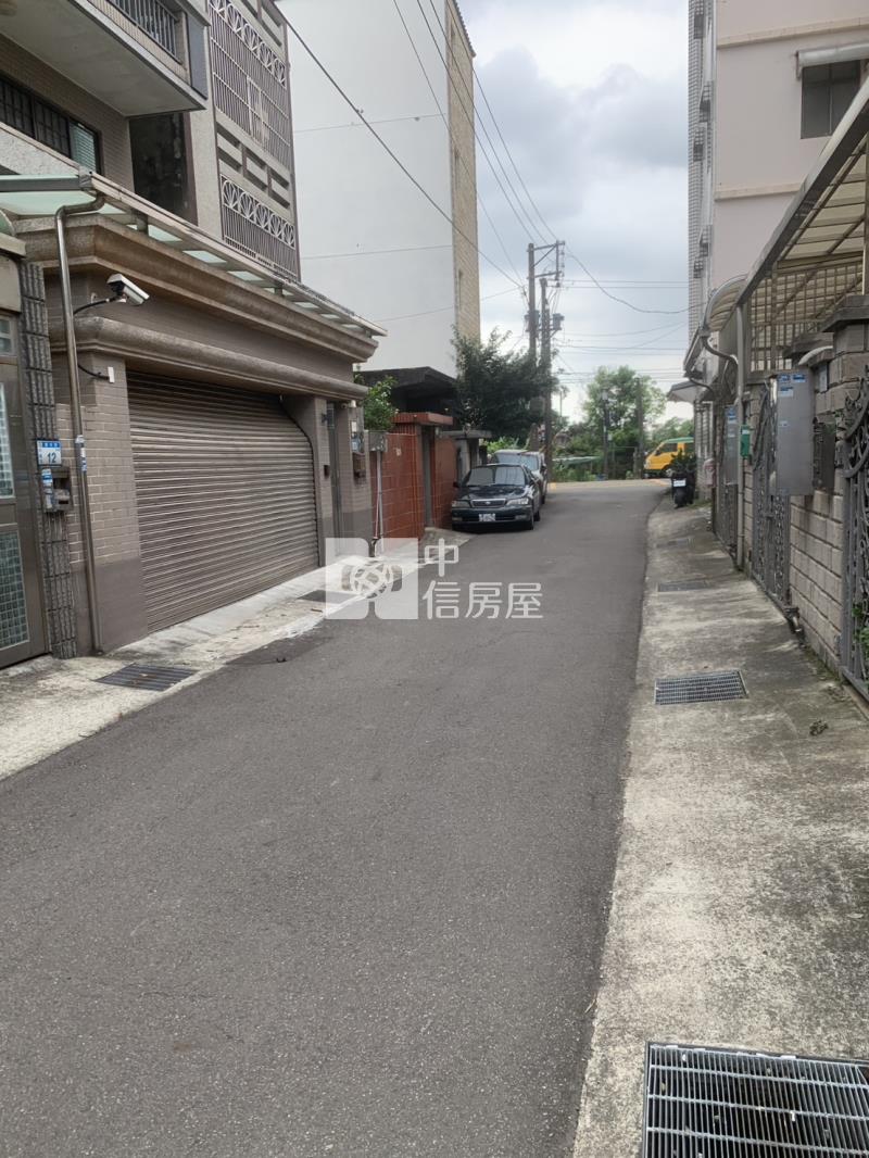 龍岡大地坪需整理透天房屋室內格局與周邊環境