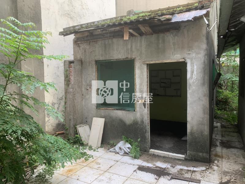龍岡大地坪需整理透天房屋室內格局與周邊環境