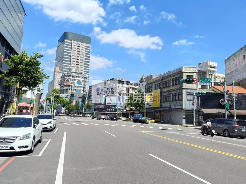 中壢商業區透店+25套房(附電梯)房屋室內格局與周邊環境
