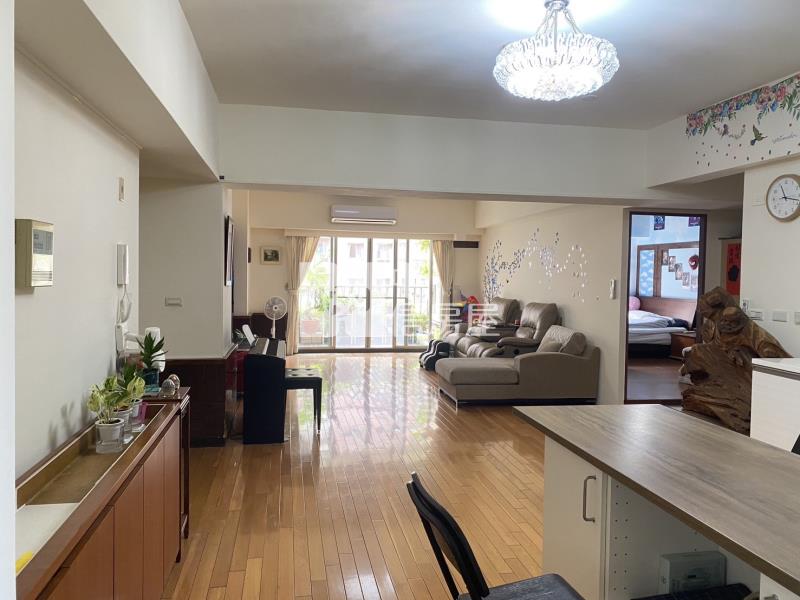 海德堡廣場豪宅屋房屋室內格局與周邊環境