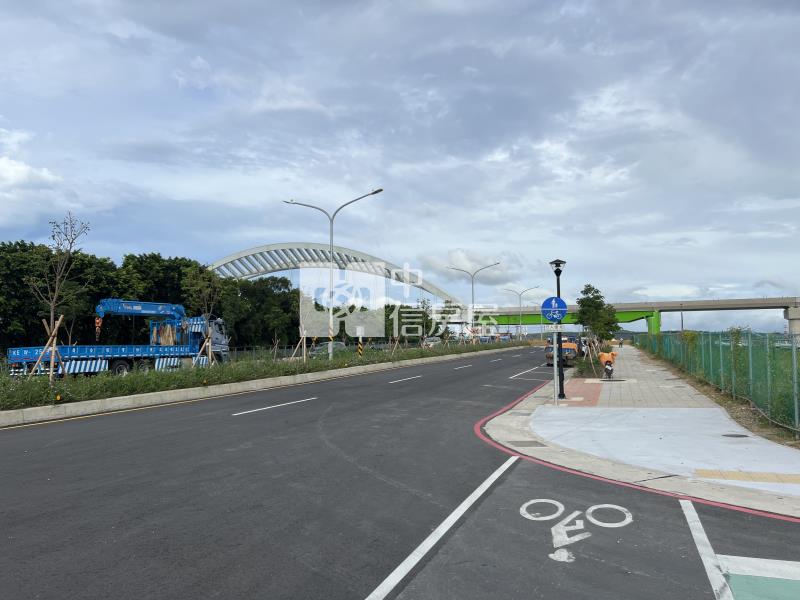 菓林重劃區雙面臨路建地房屋室內格局與周邊環境