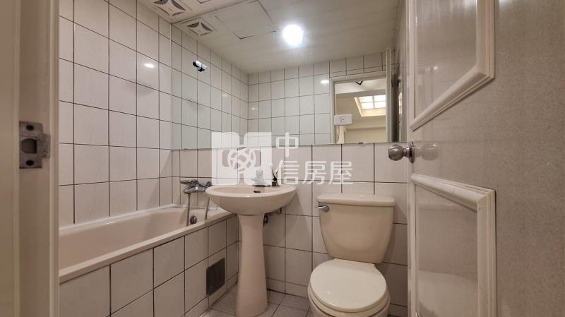 南區工學長億陽光三房車位房屋室內格局與周邊環境