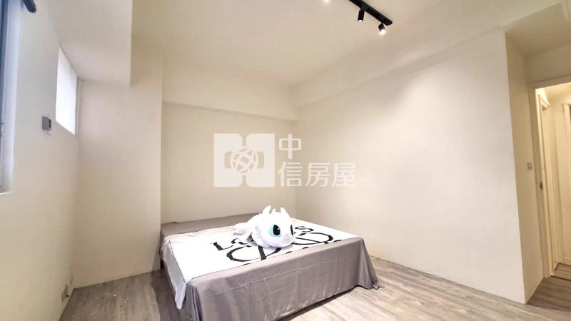 南區工學長億陽光三房車位房屋室內格局與周邊環境