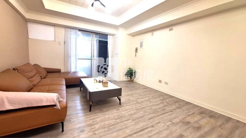 南區工學長億陽光三房車位房屋室內格局與周邊環境