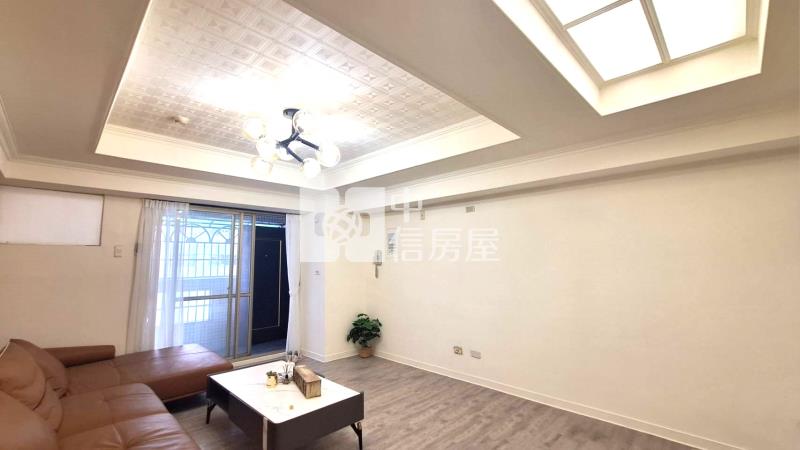 南區工學長億陽光三房車位房屋室內格局與周邊環境