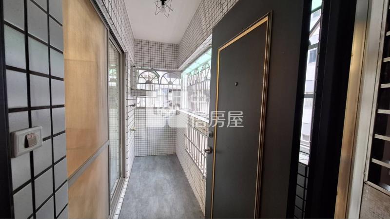 南區工學長億陽光三房車位房屋室內格局與周邊環境