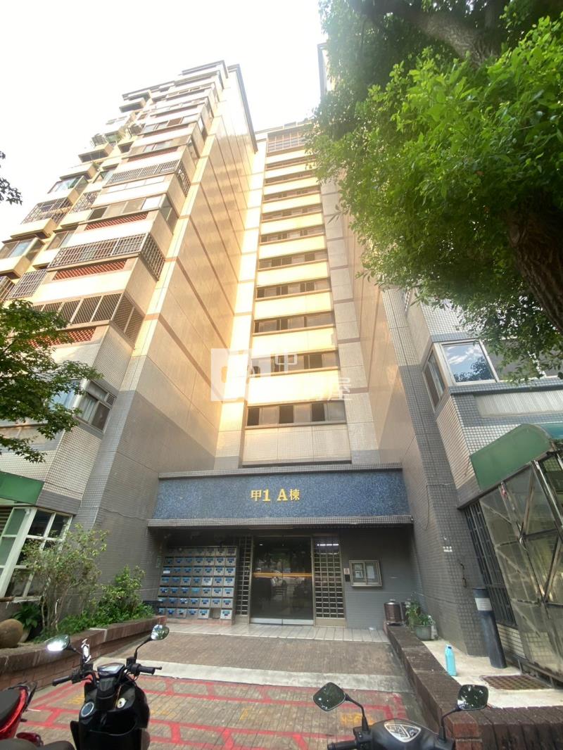 學區次頂樓大三房無限視野戶房屋室內格局與周邊環境