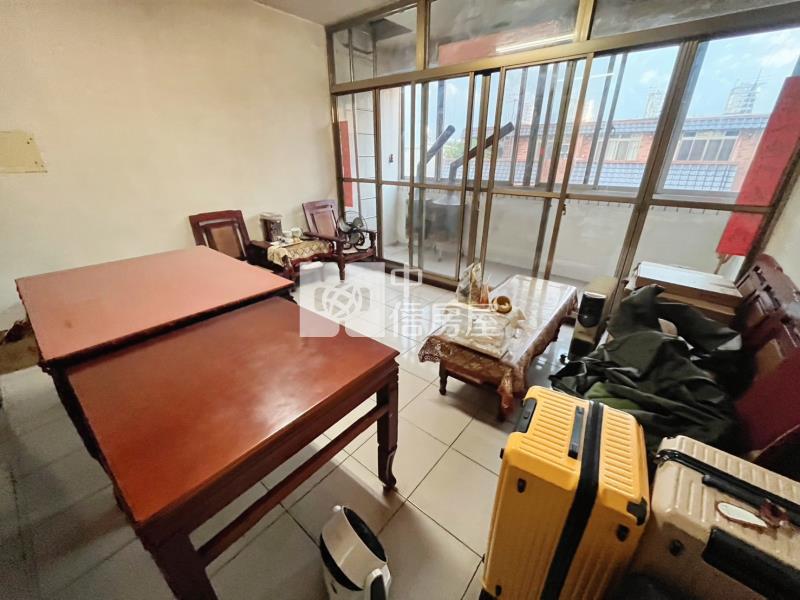 軟體園區8米活路六房臨路車庫美透天房屋室內格局與周邊環境