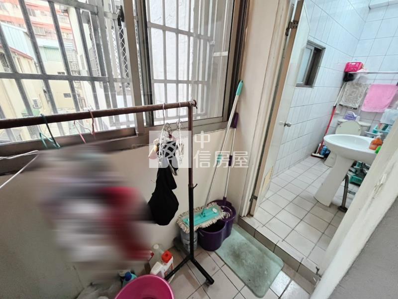 軟體園區8米活路六房臨路車庫美透天房屋室內格局與周邊環境
