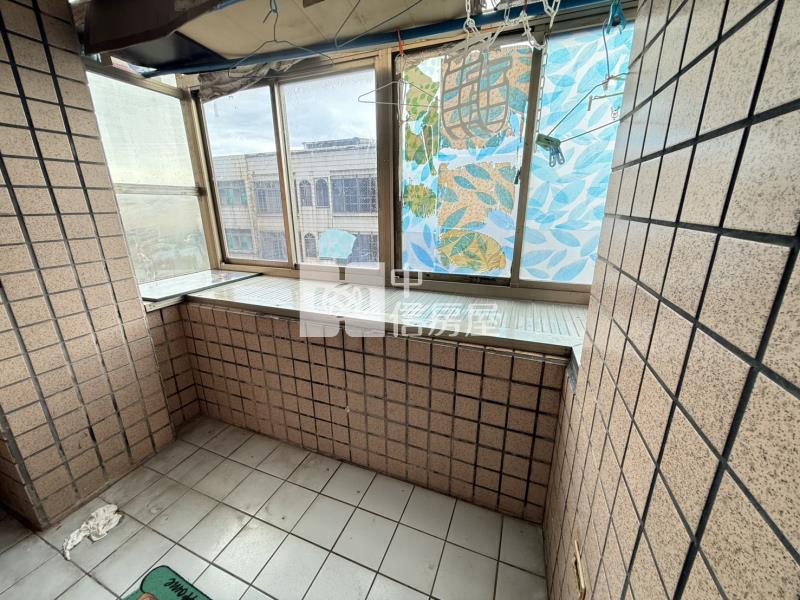 近中壢戶政低總價電梯三房房屋室內格局與周邊環境