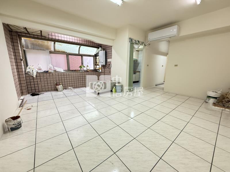近中壢戶政低總價電梯三房房屋室內格局與周邊環境