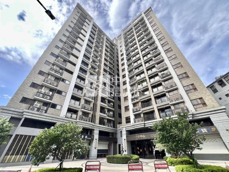 桃園站前輕裝潢露台2房車房屋室內格局與周邊環境