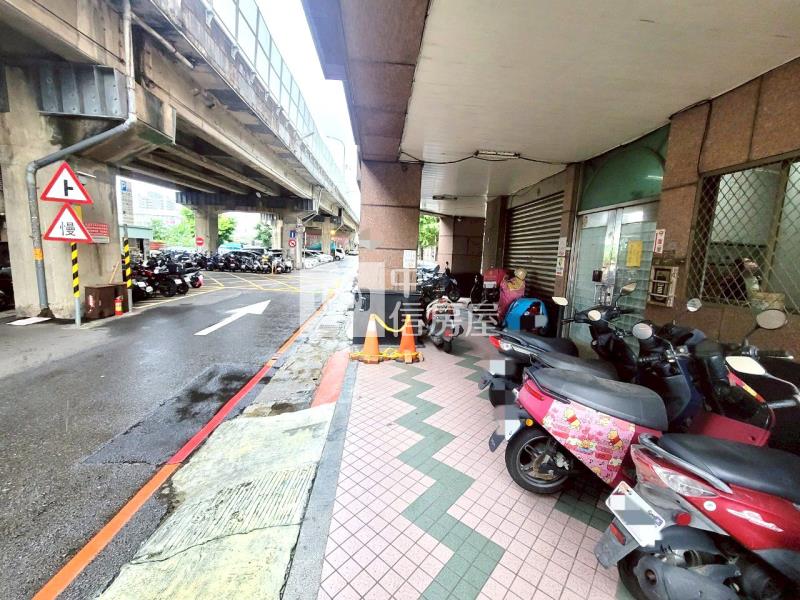 平鎮中豐路橋旁精美電梯套房房屋室內格局與周邊環境