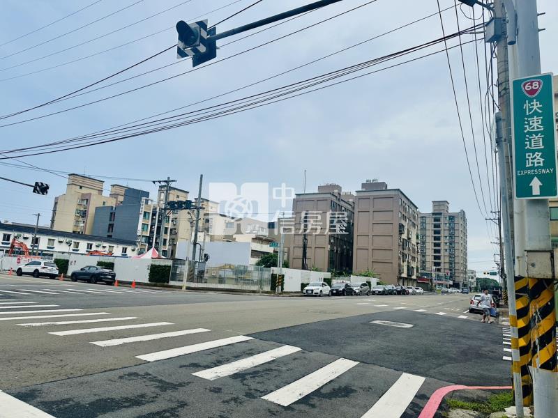 榮濱路百坪商業店地房屋室內格局與周邊環境