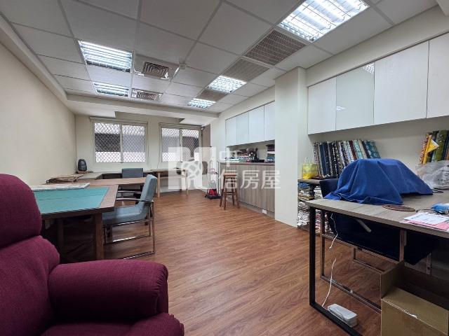 南區10米路店面房屋室內格局與周邊環境
