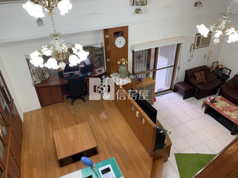 孔雀皇朝-樓中樓庭院四房雙車位房屋室內格局與周邊環境