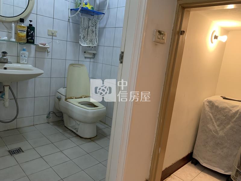 孔雀皇朝-樓中樓庭院四房雙車位房屋室內格局與周邊環境